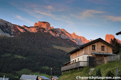 Detached chalet in Alps Resorts Alpendorf Dachstein West, with mountains in the background