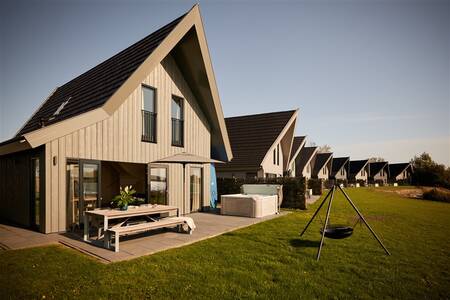 A row of holiday homes at the Dutchen Baayvillas holiday park