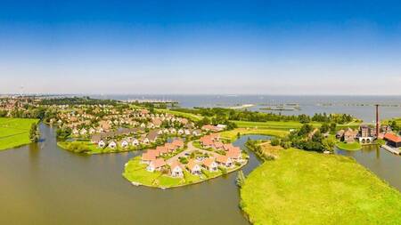 Aerial photo of EuroParcs IJsselmeer right on the Ijsselmeer
