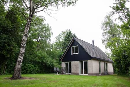 Detached holiday home with spacious garden on the Landgoed Ruwinkel holiday park